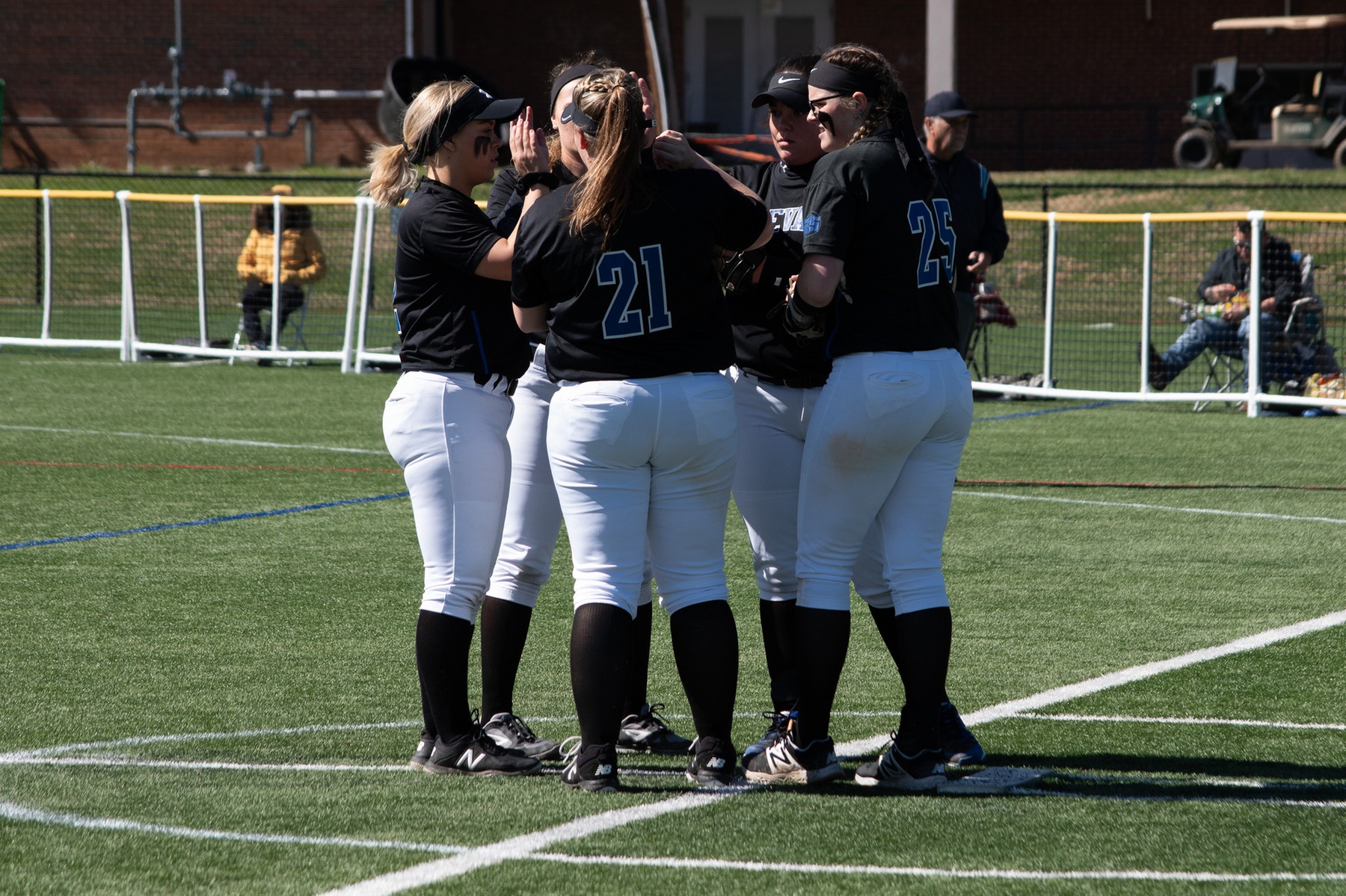 Softball Sweeps Wesleyan in Conference Doubleheader 